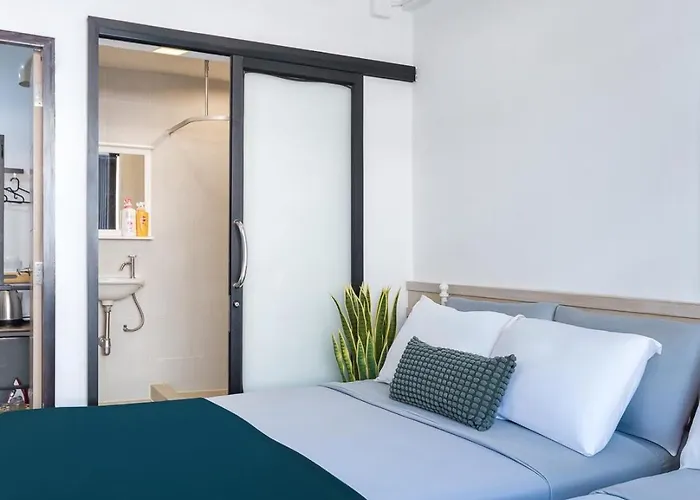Platinum Deluxe Shopping Apartments Bangkok